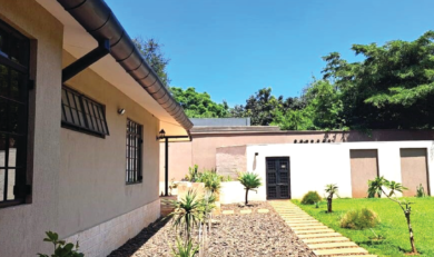 5 Bedroom Stand Alone Along   Denis Pritt To Let